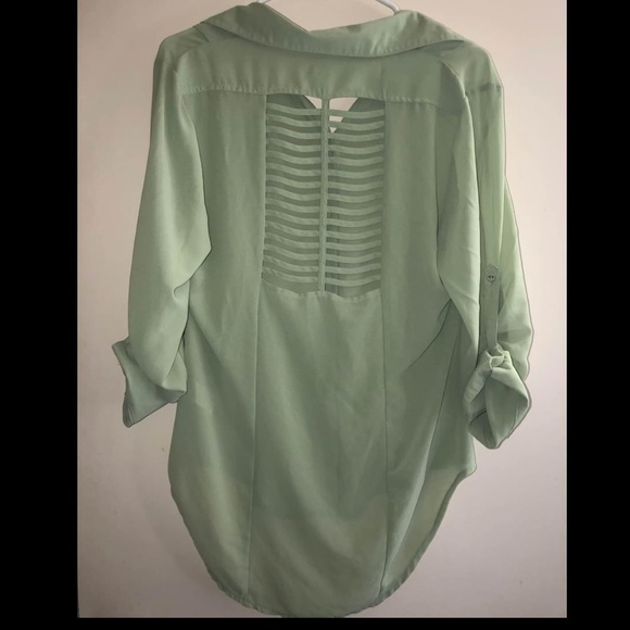 Ya Los Angeles - Long sleeve button down flowy top - cut out back - Picture 2 of 7